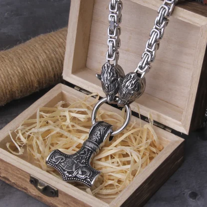 Alternative view of Viking Thor hammer pendant necklace titanium steel wolf head chain necklace